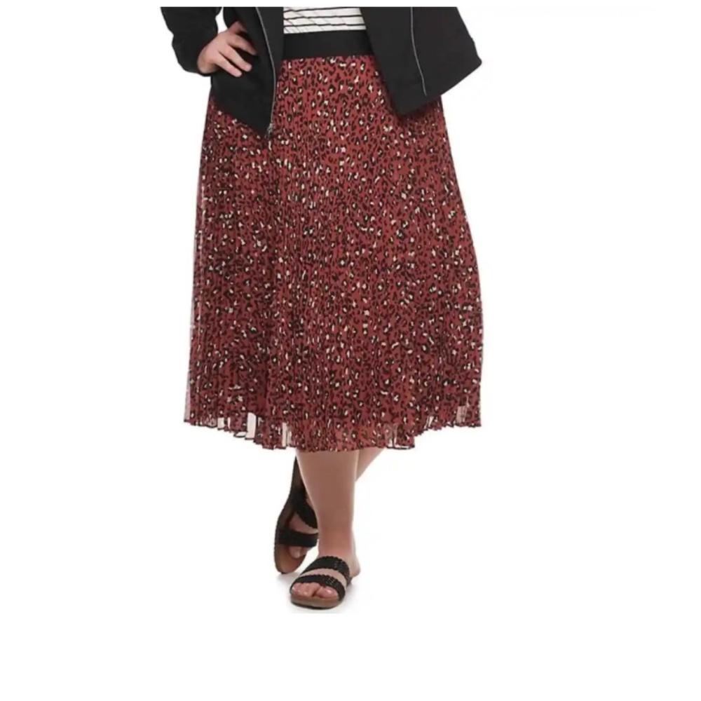 Women’s Evri size 22 red leopard print skirt NWOT